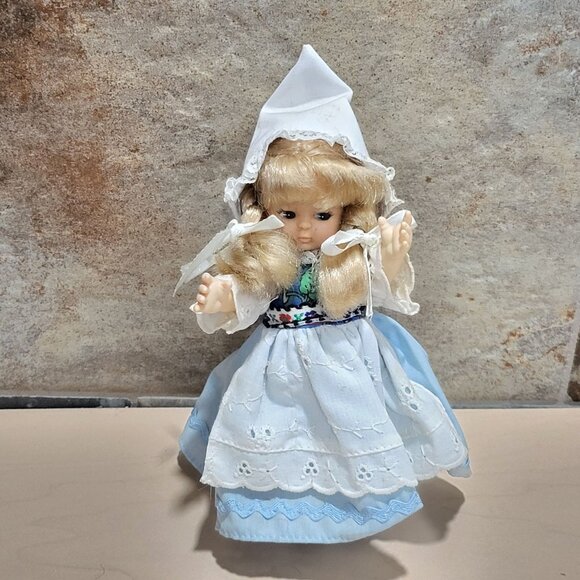 Vintage Dutch Girl Poseable Doll 7 Inch Tall - Picture 3 of 11
